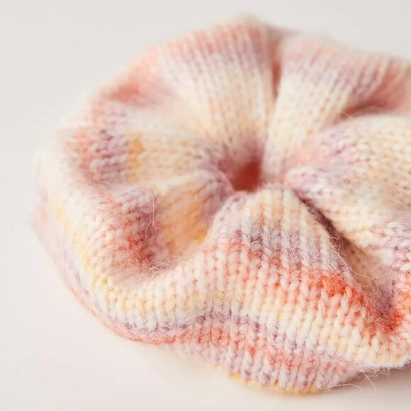 NWT Free People Nina Pink Rainbow Jumbo Knit Scrunchie - Picture 2 of 6